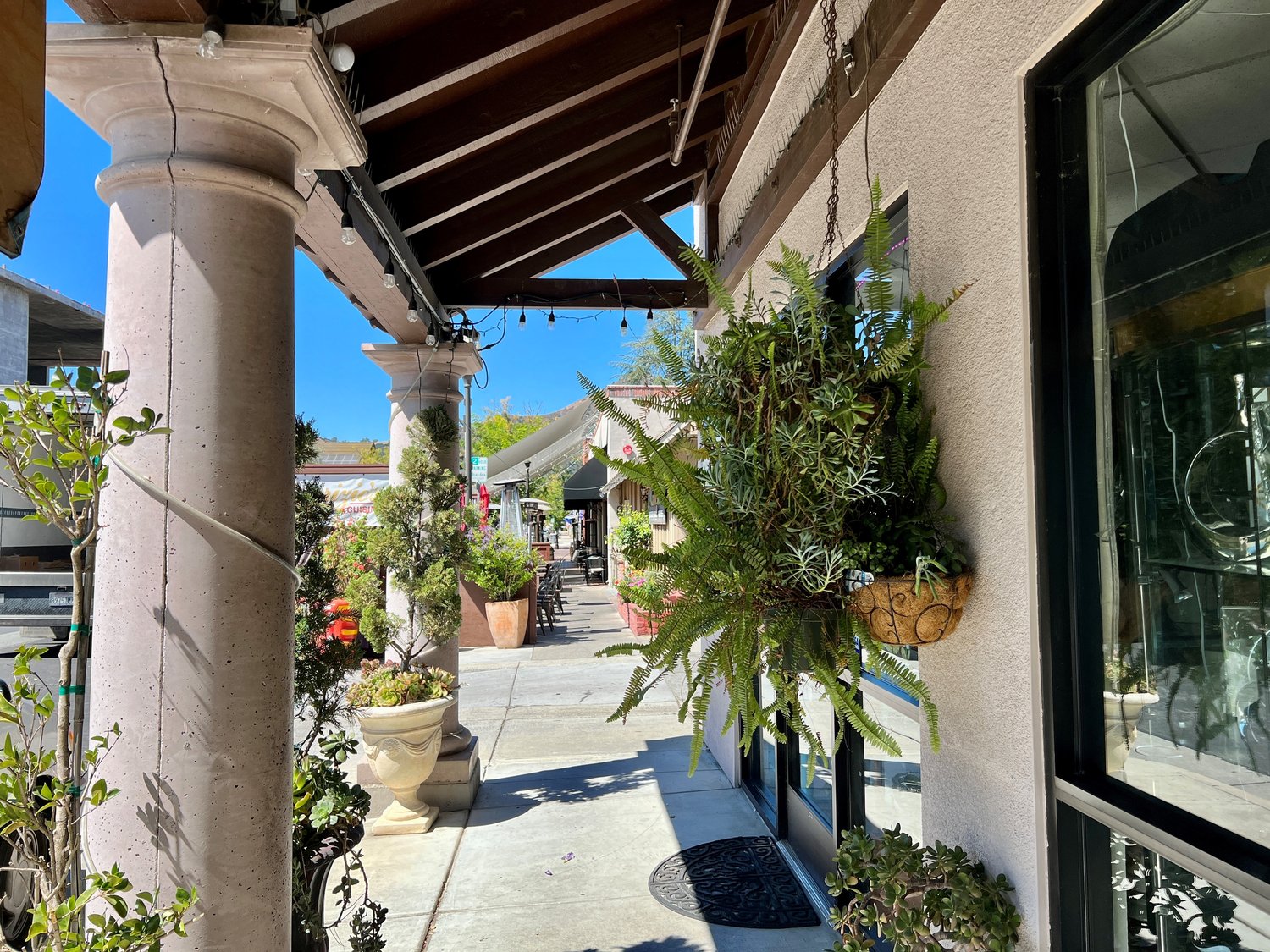 A guide to Morgan Hill's shopping centers - Explore the variety and charm of local and national stores in our community.